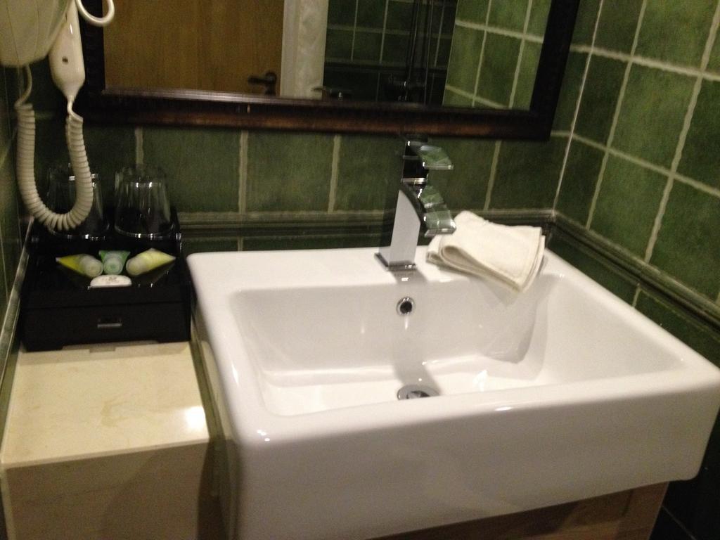 Harbin Walker Coffee Hotel Room photo